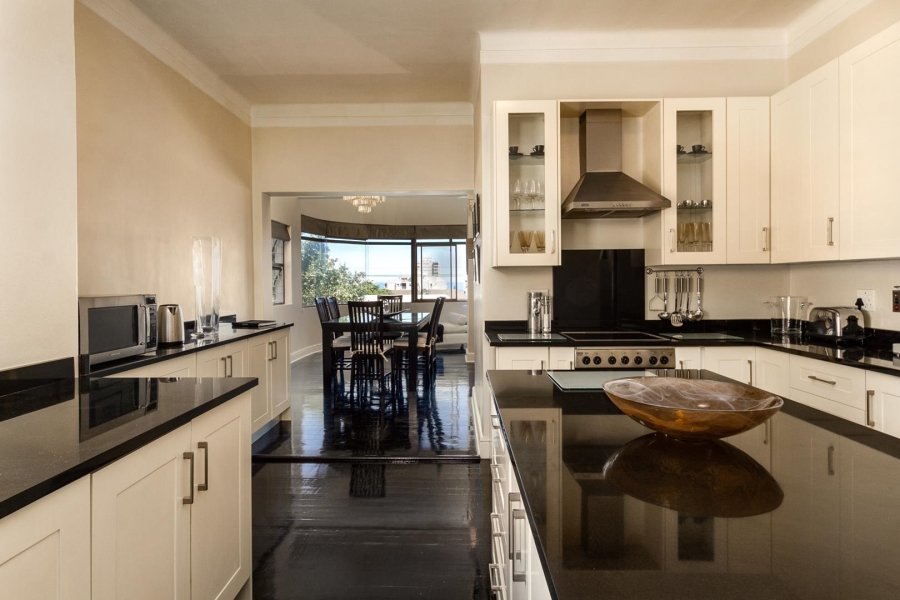 To Let 3 Bedroom Property for Rent in Sea Point Western Cape